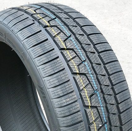 Royal Black Royal Winter UHP 275/40R19 105V