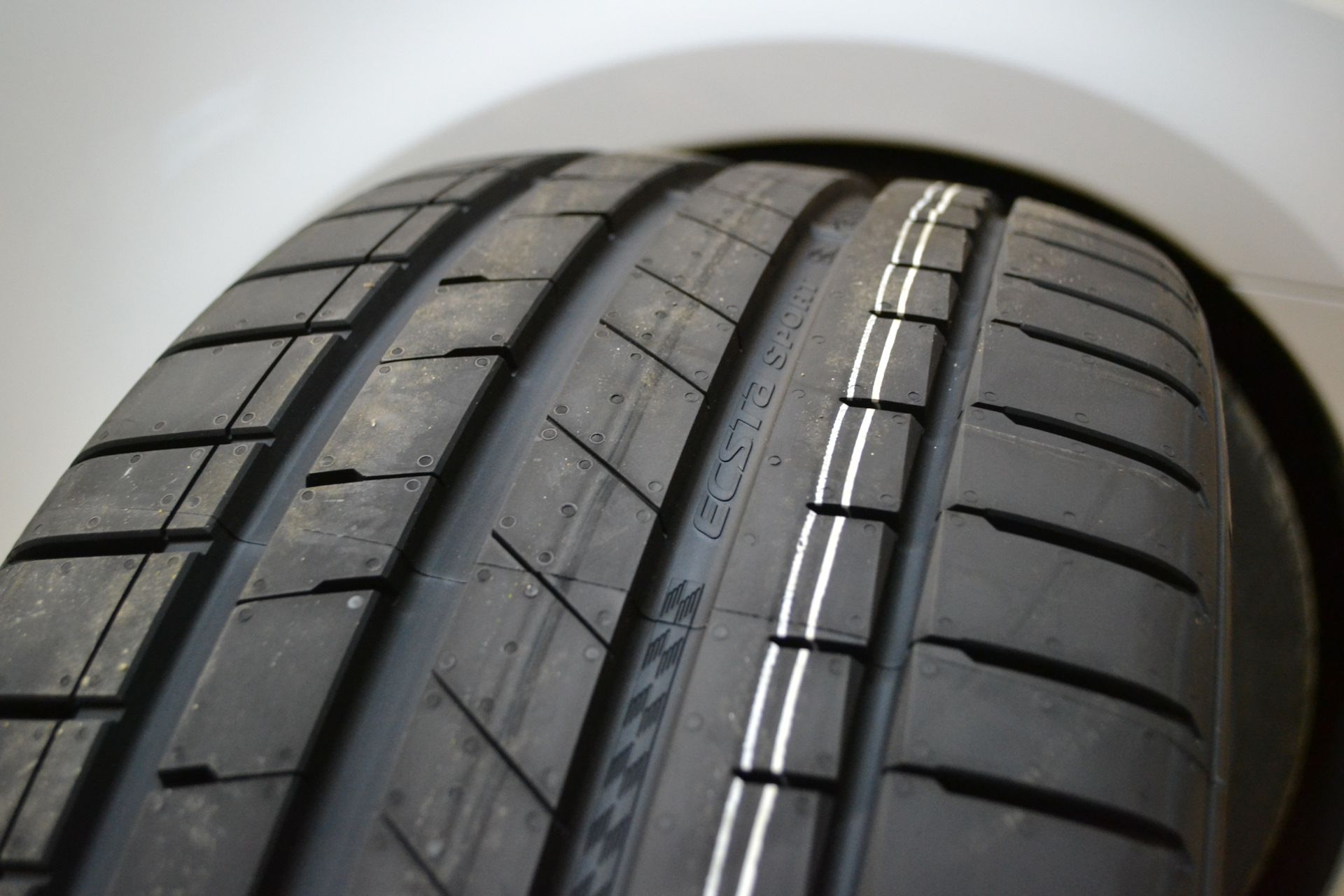 Kumho Ecsta Sport PS72 255/40 R18 99Y XL