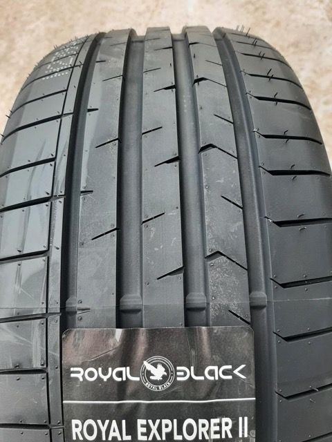 Royal Black Explorer II 225/40R18 92W